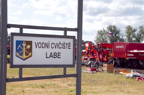 Labe v Litoměřicích je v těchto dnech plné cvičících hasičů