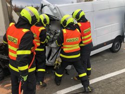 Smrtelná nehoda uzavřela dálnici D1 u Bravantic, srazila se zde tři vozidla