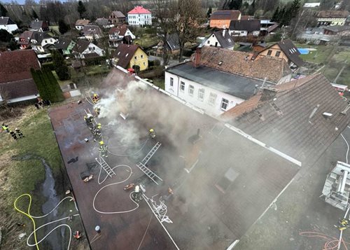 Požár domu vyžádal rozsáhlý zásah