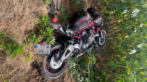 Další tragédie na silnici. Motocyklista po střetu s nákladním autem zemřel