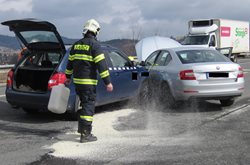 Dopravní nehoda dvou vozidel se obešla bez zranění osob