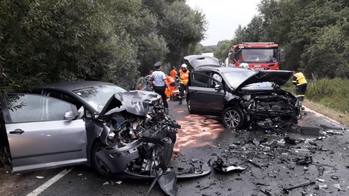 Čelní střet dvou vozidel u Vejprnic v Plzeňském kraji