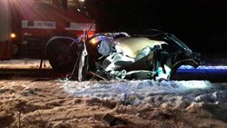 Profesionální hasiči z Lipníku nad Bečvou vyprošťovali zraněné po dopravní nehodě u Kozlova.