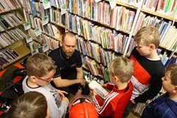V prachatické knihovně se hasiči potkali s dětmi.