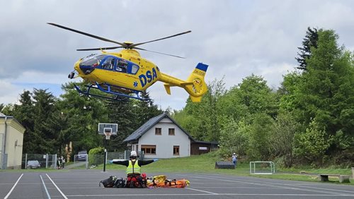 Záchranáři a vrtulníky bojovali o čas v nepřístupném terénu