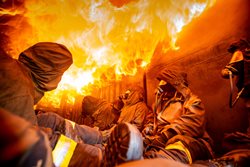 Co zažívají hasiči při požáru? Příslušníci HZS KHK trénovali ve FLASHOVER kontejneru