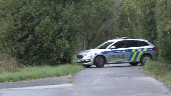 Policisté našli ztraceného houbaře, nemohl se hýbat