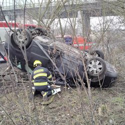 Dopravní nehoda osobního auta v Ústí nad Labem