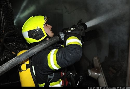 Při požáru chaty v Předklášteří zasahovaly čtyři jednotky