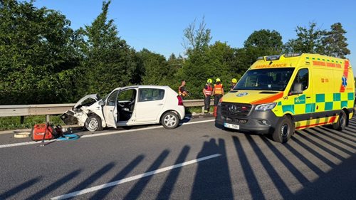 Silnice se během podvečera proměnily v místa zkázy. Záchranáři zasahovali třikrát