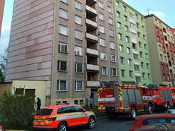 Požár v kuchyni se rozšířil stoupačkami do vyššího patra bytového domu, v Bruntálu zasahovaly obě místní jednotky