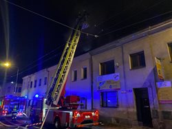 Požár střechy domu v Ústí nad Labem
