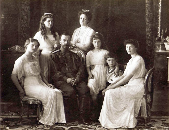 Family_in_1913.jpg