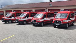 Jihočeští hasiči převzali nové dopravní automobily