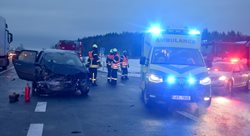 Dvě osobní auta se srazila na silnici I/6