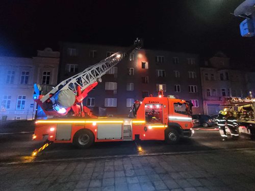 Noční požár ohrozil obyvatele domu