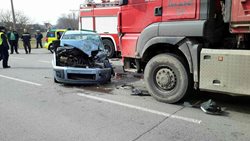 V Břehách na Přeloučsku se střetl nákladní automobil s osobním