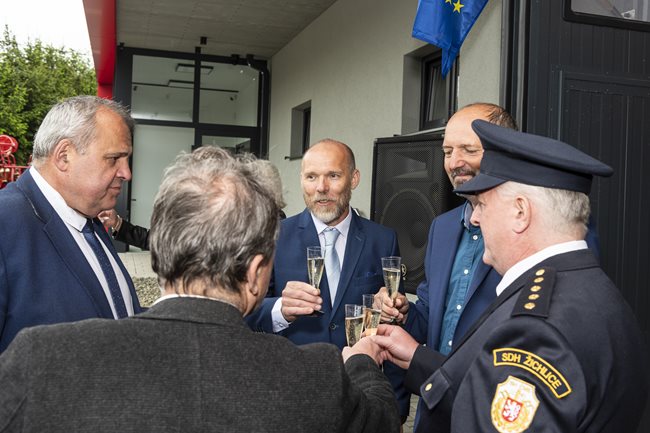 zleva_Picka,-starosta-Broz,-Karpisek-(1).jpg
